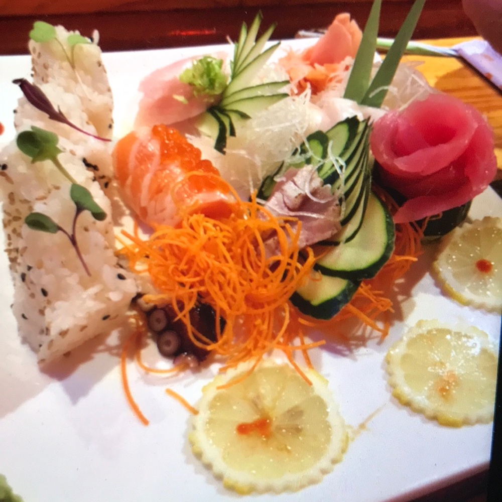 Tsunami Sashimi🎣